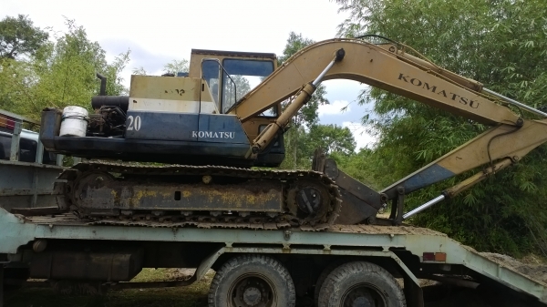 รถขุด100-3 ปั้มต้องเช็คหน่อย ฝาครอบเครื่องมี เครื่องดีแน่น 4สุบมิตรซูฯเทอร์โบ....