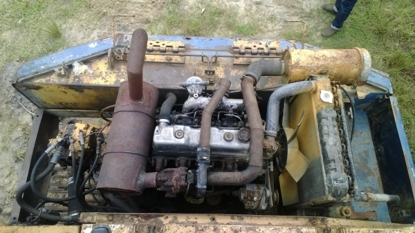 รถขุด100-3 ปั้มต้องเช็คหน่อย ฝาครอบเครื่องมี เครื่องดีแน่น 4สุบมิตรซูฯเทอร์โบ....