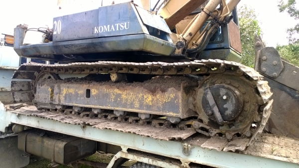 รถขุด100-3 ปั้มต้องเช็คหน่อย ฝาครอบเครื่องมี เครื่องดีแน่น 4สุบมิตรซูฯเทอร์โบ....