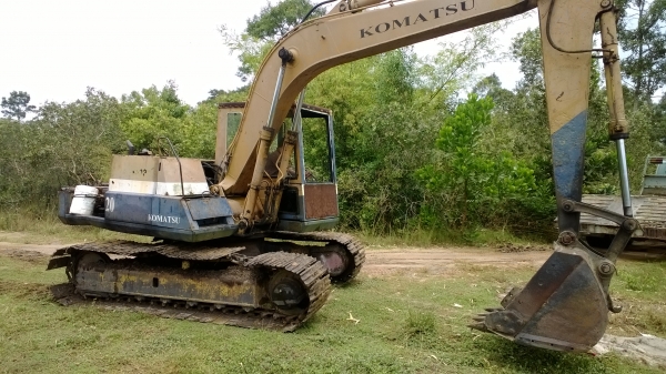 รถขุด100-3 ปั้มต้องเช็คหน่อย ฝาครอบเครื่องมี เครื่องดีแน่น 4สุบมิตรซูฯเทอร์โบ....