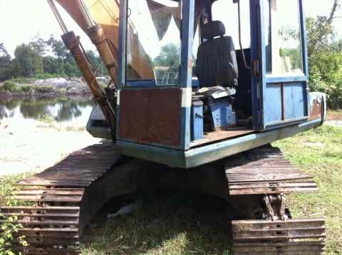 รถขุด100-3 ปั้มต้องเช็คหน่อย ฝาครอบเครื่องมี เครื่องดีแน่น 4สุบมิตรซูฯเทอร์โบ....