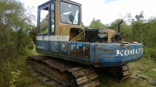 รถขุด100-3 ปั้มต้องเช็คหน่อย ฝาครอบเครื่องมี เครื่องดีแน่น 4สุบมิตรซูฯเทอร์โบ....