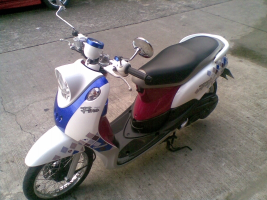 Yamaha Fino Fashion ขาว น้ำเงิน ชมพู
