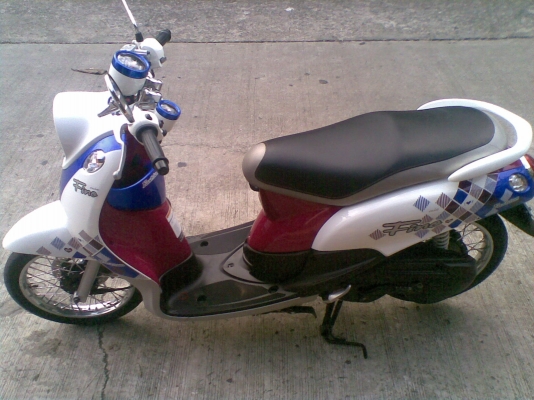 Yamaha Fino Fashion ขาว น้ำเงิน ชมพู