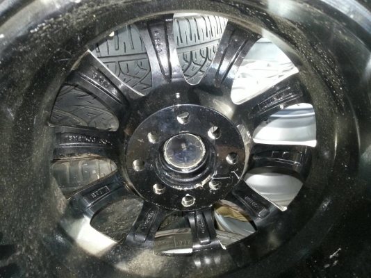 แม็กขอบ 15  4รู100,114   พร้อมยาง 175 65 15 ปี 10  1ชุด