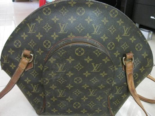 กระเป๋าสะพายlouis vuitton ของแท้