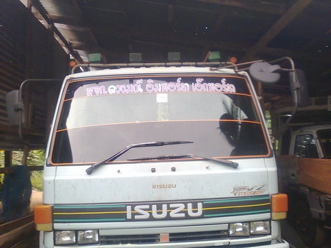 ขายด่วน ราคา 700000 บาท ราคานี้คุ้มมากกกกก ISUZU เครื่อง 6HE1 195 แรงม้า คัสซีใหญ่ตลอด มีสโลว์ ยาง 900 เบรคทิฟฟี่ พวงมาลัยพาวเวอร์ รถสภาพพร้อมใช้งาน   รีบจองเลยครับ  0836636803