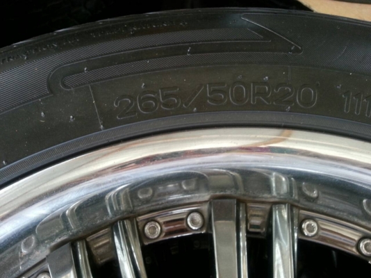แม็กขอบ 20 พร้อมยาง 265 50 20  ปี 12   1ชุด  6รู139