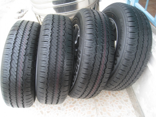 ขายล้อแม็ก Hyundai H1 ป้ายแดง 16"x6.5" et56 6รู139 + ยางปี 1713 ตุ่มและสีที่หน้ายางมีทุกเส้นครับ  สนใจติดต่อเล็กคลองสามครับ (081-3747940