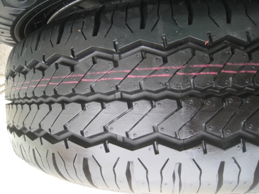 ขายล้อแม็ก Hyundai H1 ป้ายแดง 16"x6.5" et56 6รู139 + ยางปี 1713 ตุ่มและสีที่หน้ายางมีทุกเส้นครับ  สนใจติดต่อเล็กคลองสามครับ (081-3747940