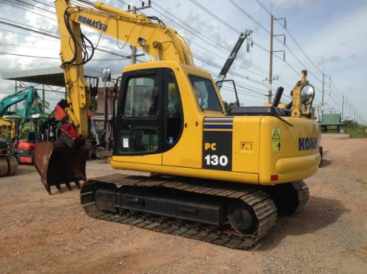 ขายรถแบคโฮ KOMATSU PC130-6 มี VDOครับ ระบบไฟฟ้าเต็ม รถนอกนำเข้าสภาพสวย สนใจติดต่อ 081-2990958