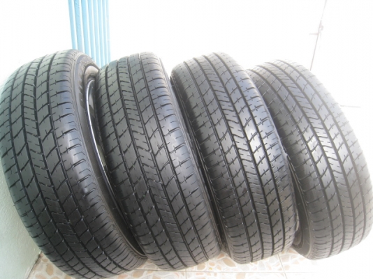 ขายล้อแม็ก Toyota yaris 15"x5.5" et45 4รู100 + ยางปี 1913 ครับ  สนใจติดต่อ เล็กคลองสามครับ (081-3747940)