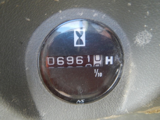 ขายด่วน  Hitachi  EX120-5 ใบแทรค  70   สีเขียวตองอ่อน   สภาพสวยมาก  ไฟฟ้าครบ  เครื่องปั้มดี