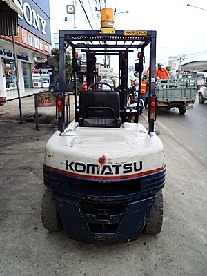 ขายรถยกโคมัสสึ 2.5 ตัน รุ่น11 เครื่องเบนซิน กระบอกคู่ เสาสูง 3 เมตร ยางตัน พวงมาลัยเพาเว่อร์ สีเดิมจากนอก นำเข้าจากญี่ปุ่น ใช้งานได้ทันที ราคา230000 ขอรายละเอียด / รูปถ่ายเพิ่มเติมได้ที่วิวัฒน์ 087-9834888 หรือ www.รถยกสินค้า.com ขายรถยกโคมัสสึ 2.5 ตัน รุ่น11 เครื่องเบนซิน กระบอกคู่ เสาสูง 3 เมตร ยางตัน พวงมาลัยเพาเว่อร์ สีเดิมจากนอก นำเข้าจากญี่ปุ่น ใช้งานได้ทันที ราคา230000 ขอรายละเอียด / รูปถ่ายเพิ่มเติมได้ที่วิวัฒน์ 087-9834888 หรือ www.รถยกสินค้า.com