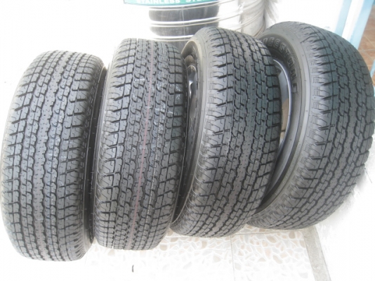 ขายล้อแม็ก All new Isuzu d-max ป้ายแดง 17"x7" et33 6รู139 +ยาง ปี 13 ตุ่มและสีที่หน้ายางยังมีอยู่ครับ  สนใจติดต่อเล็กคลองสามครับ (081-3747940)