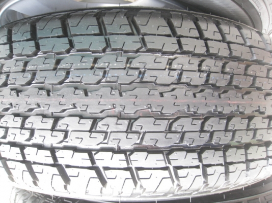 ขายล้อแม็ก All new Isuzu d-max ป้ายแดง 17"x7" et33 6รู139 +ยาง ปี 13 ตุ่มและสีที่หน้ายางยังมีอยู่ครับ  สนใจติดต่อเล็กคลองสามครับ (081-3747940)