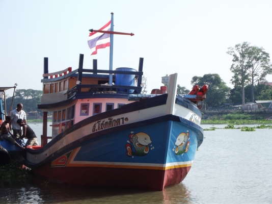 ขายเรือประมงนำเที่ยว 6 วา เครื่อง EH700 250000.- ขายเรือประมงนำเที่ยว 6 วา เครื่อง EH700 250000.-