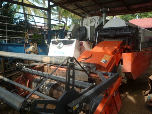 ขายรถเกี่ยวข้าว คูโบต้า pc 60 พลัส