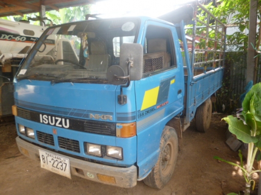 ขายรถ 4 ล้อ กลาง