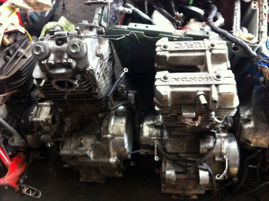 ขายเครื่อง3ตัว3รุ่น (clubman 250+400 estrella 250) สภาพดีเช็คชุดบนให้แล้วไม่มีสึก