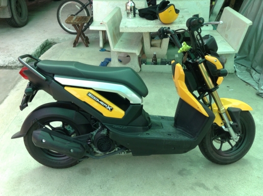 ขายZoomer xมือ2 วิ่งเเค่1400กม.  สภาพเหมือนใหม่ 42900บาท