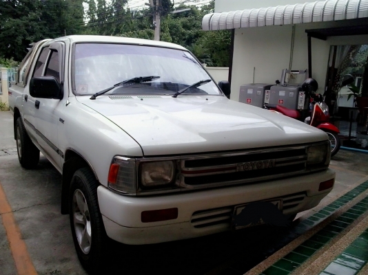 Toyota mighty x สี่ประตู ขาย 175,000 บาท