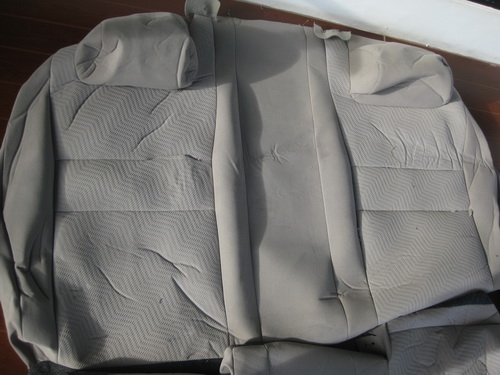 ขายเบาะกำมะหยี่ป้ายแดง