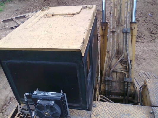 รถแบคโฮ CAT E120 B รถสวยพร้อมใช้ โซ่ใหม่ใบสวยทั้งสองข้าง บูม อาร์มสวย ไม่มีรอยปะ ราคาต่อรองได้.