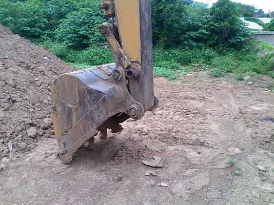 รถแบคโฮ CAT E120 B รถสวยพร้อมใช้ โซ่ใหม่ใบสวยทั้งสองข้าง บูม อาร์มสวย ไม่มีรอยปะ ราคาต่อรองได้.