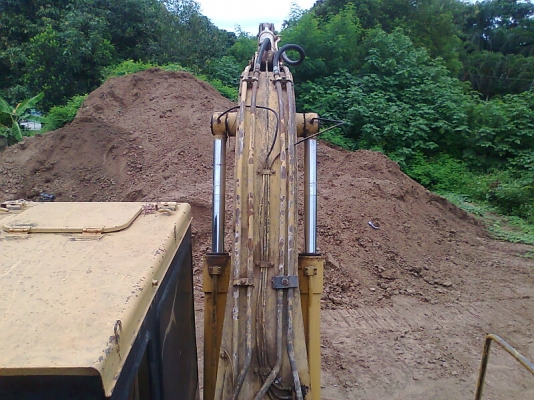 รถแบคโฮ CAT E120 B รถสวยพร้อมใช้ โซ่ใหม่ใบสวยทั้งสองข้าง บูม อาร์มสวย ไม่มีรอยปะ ราคาต่อรองได้.