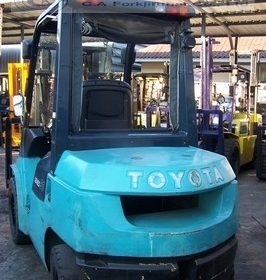 ขายรถ โฟล์คลิฟท์ TOYOTA รุ่น 7-FG30