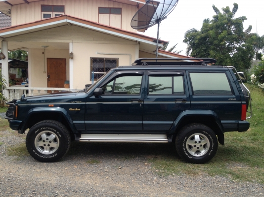 Jeep Cherokee ปี96 4*4 LImited เครื่อง 4,000CC. 6 สูบแถวเรียงเกียร์ Auto ติดแก๊ส หัวชีด LPG สีเขียว โทร 0897613595 ( เบียร์)