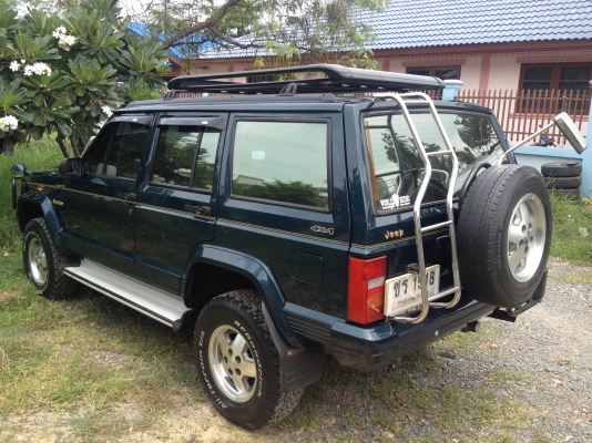 Jeep Cherokee ปี96 4*4 LImited เครื่อง 4,000CC. 6 สูบแถวเรียงเกียร์ Auto ติดแก๊ส หัวชีด LPG สีเขียว โทร 0897613595 ( เบียร์)