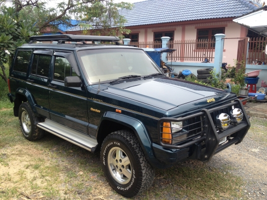 Jeep Cherokee ปี96 4*4 LImited เครื่อง 4,000. 5 สูบแถวเรียงเกียร์ Auto ติดแก๊ส หัวชีด LPG สีเขียว โทร 0897613595 ( เบียร์)