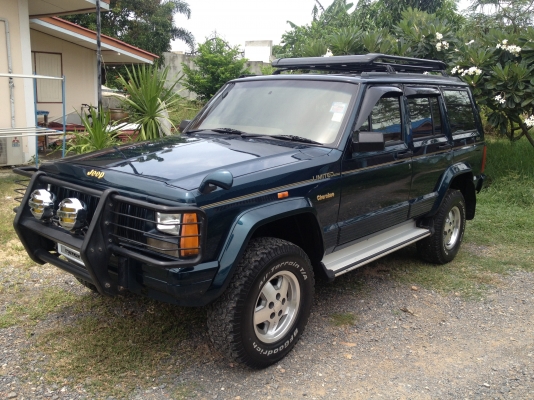 Jeep Cherokee ปี96 4*4 LImited เครื่อง 4,000. 5 สูบแถวเรียงเกียร์ Auto ติดแก๊ส หัวชีด LPG สีเขียว โทร 0897613595 ( เบียร์)