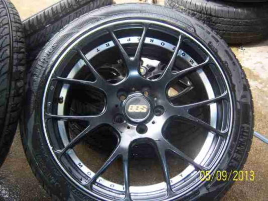 แม็กขอบ 18 x 8  พร้อมยาง 235 40 18