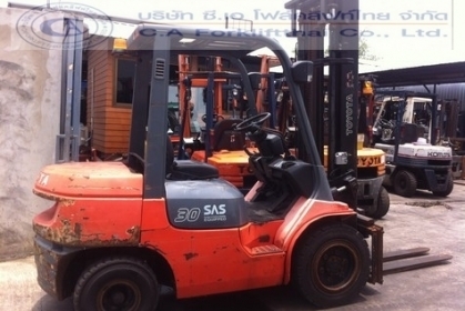 ขาย รถ โฟล์คลิฟท์ TOYOTA รุ่น 7-FD30