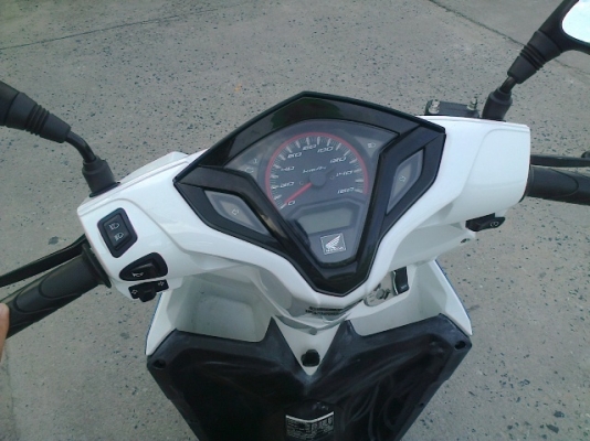 Click125i ตัวใหม่ ปี55 เครื่องเดิมๆ Click125i ตัวใหม่ ปี55 เครื่องเดิมๆ