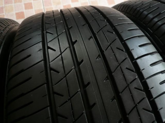 ขายยาง BRIDGESTONE ER33 215-55-17 ปี12 งามๆ (1ชุด)