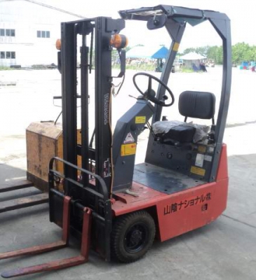 ขายโฟล์คลิฟท์ ไฟฟ้า 2 คัน ราคาถูก ใช้งานดีมาก เช็คสภาพพร้อมใช้งาน