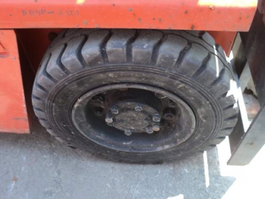 ขายโฟล์คลิฟท์ ไฟฟ้า 2 คัน ราคาถูก ใช้งานดีมาก เช็คสภาพพร้อมใช้งาน