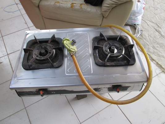 เตาแก็ส 2 หัว  ใช้น้อยมาก  แบบหัวเร่ง  แสตนเลสแท้  ตามรูป