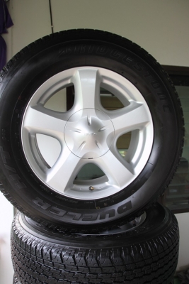 255/65/R17 พร้อมแม็ก Vcross