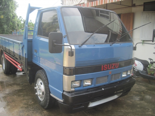 ISUZU NKR 110 แรง  ( รถประกอบใช้เองไม่มีเล่มทะเบียน )