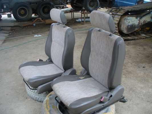 ขายเบาะเดิมๆๆๆ โตโยต้าD4D และดีแม็กหน่อยครับงามๆๆใชังานได้ดี ขายเบาะเดิมๆๆๆ โตโยต้าD4D และดีแม็กหน่อยครับงามๆๆใชังานได้ดี