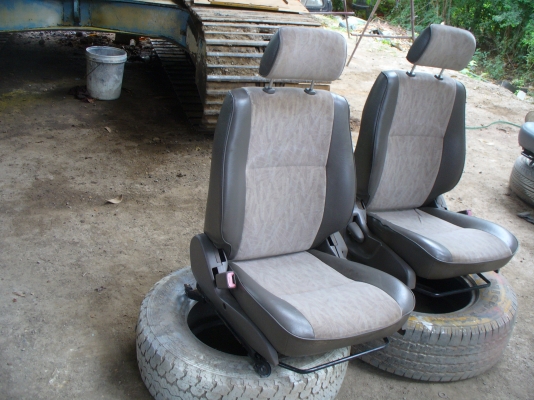 ขายเบาะเดิมๆๆๆ โตโยต้าD4D และดีแม็กหน่อยครับงามๆๆใชังานได้ดี ขายเบาะเดิมๆๆๆ โตโยต้าD4D และดีแม็กหน่อยครับงามๆๆใชังานได้ดี