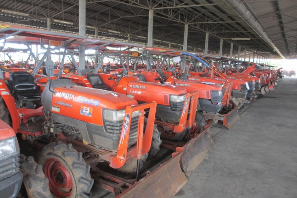 สุดยอดโปรโมชั่นลดราคาถูกที่สุดในประเทศไทย แทรกเตอร์ รถขุด รถโฟคคริฟ รถเกี่ยวข้าว