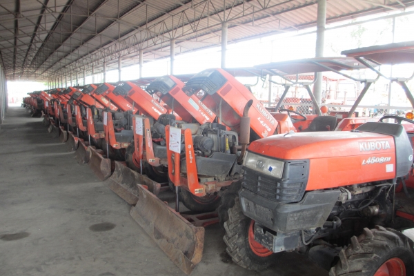 สุดยอดโปรโมชั่นลดราคาถูกที่สุดในประเทศไทย แทรกเตอร์ รถขุด รถโฟคคริฟ รถเกี่ยวข้าว