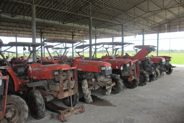 สุดยอดโปรโมชั่นลดราคาถูกที่สุดในประเทศไทย แทรกเตอร์ รถขุด รถโฟคคริฟ รถเกี่ยวข้าว