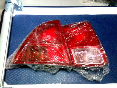 =1,600= ไฟท้ายซ้ายขวา ซีวิคไดเมนชั่น และชิ้นในด้านซ้ายรายละเอียดด้านในครับ =1,600= ไฟท้ายซ้ายขวา ซีวิคไดเมนชั่น และชิ้นในด้านซ้ายรายละเอียดด้านในครับ